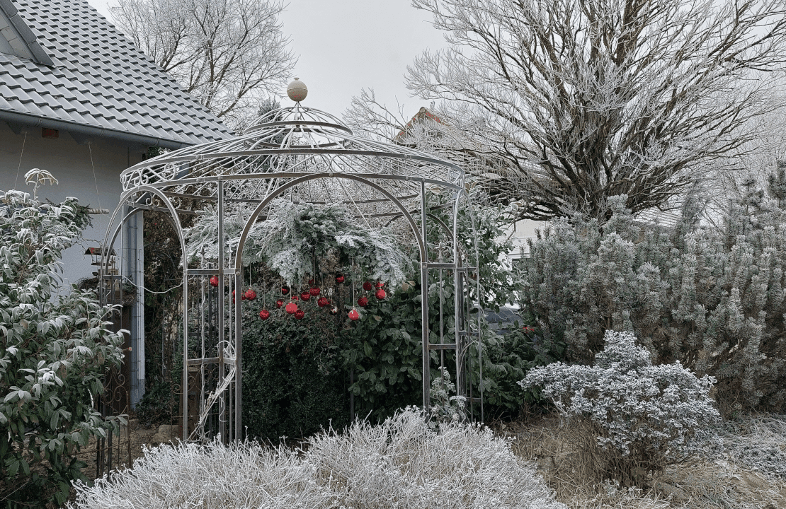 Pavillon Milano im Winter mit Frost